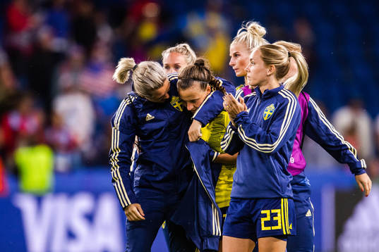 Goalkeeper Jennifer Falk , Julia Zigiotti Olme, Sofia