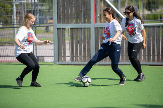 Linnea Forsström, Marianne Wardi och Firmesk Kakai