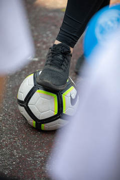 Bild på en fot på en fotbolll