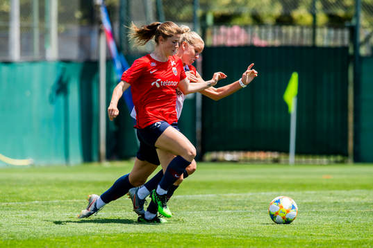 Elise Hove Thorsnes and Maren Nævdal Mjelde of Norway