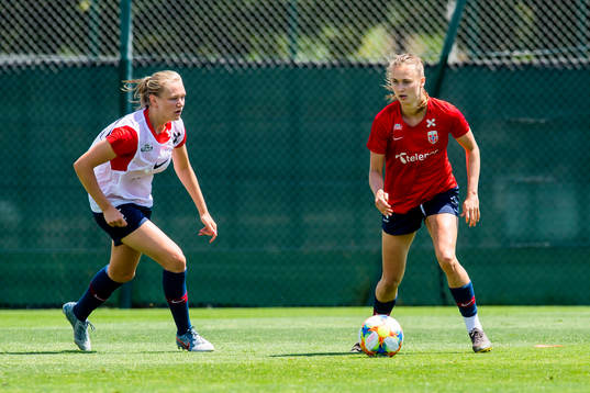 Frida Leonhardsen Maanum and Caroline Graham Hansen of