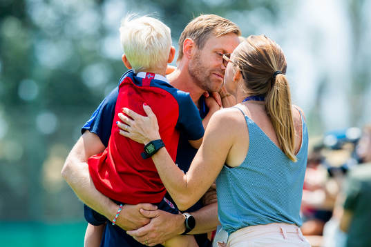 Martin Sjögren, head coach of Norway, with his family