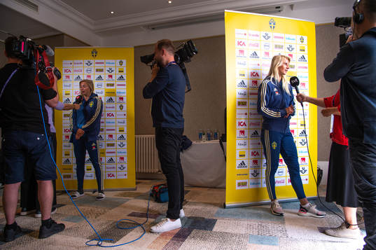 Jonna Andersson and Sofia Jakobsson of Sweden