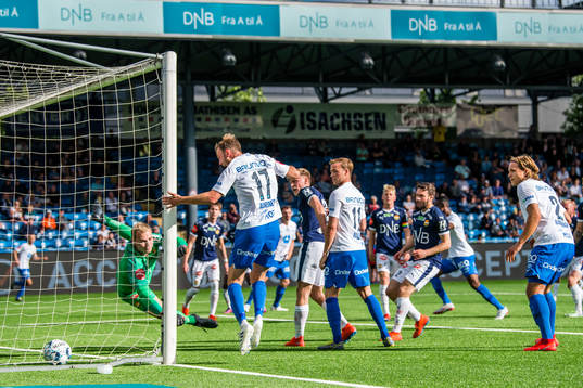 Leke Samson James of Molde scores the 0-4 goal