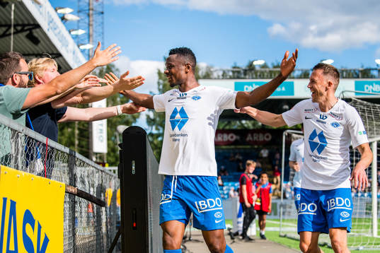 Leke Samson James of Molde celebrates