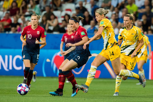 Isabell Lehn Herlovsen of Norway and Alanna Kennedy of