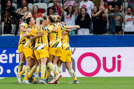 Players of Australia celebrates