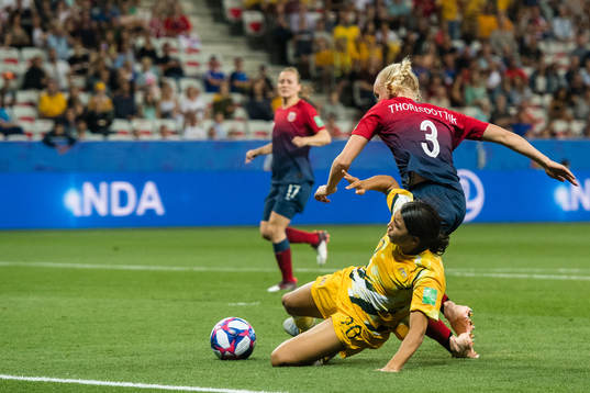 Ellie Carpenter of Australia and Maria Thorisdottir of