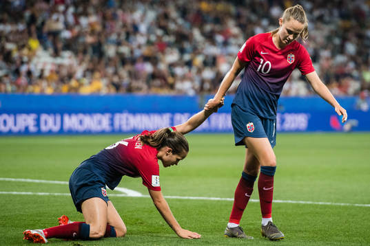Guro Reiten and Caroline Graham Hansen of Norway looks