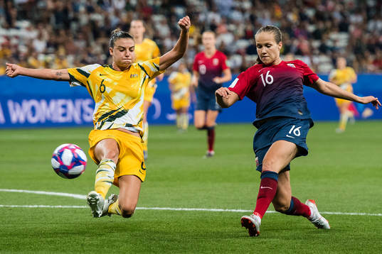 Chloe Logarzo of Australia and Guro Reiten of Norway