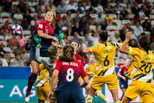 Lisa-Marie Karlseng Utland of Norway in a duell with