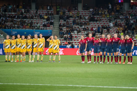 Players of Australia and of Norway
