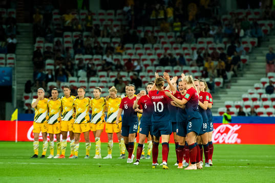 Caroline Graham Hansen of Norway celebrate with her