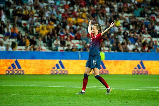 Caroline Graham Hansen of Norway celebrates