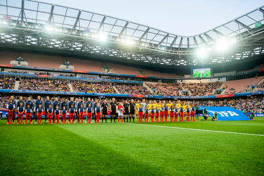 The players of Norway and of Australia