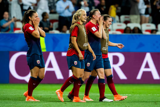 Vilde Bøe Risa, Amalie Vevle Eikeland, Kristine Minde and