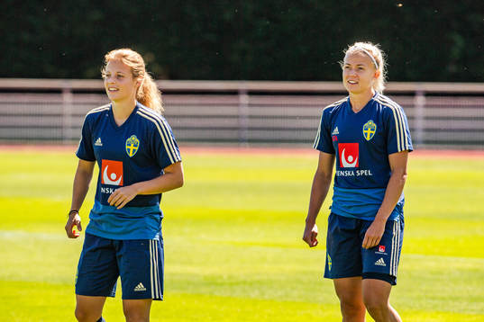 Anna Anvegård and Hanna Glas of Sweden