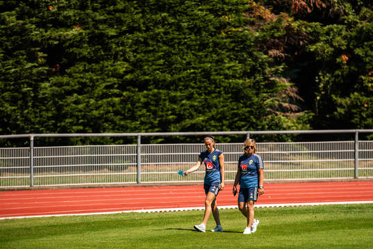 Kosovare Asllani and Marika Domanski Lyfors, Team manager