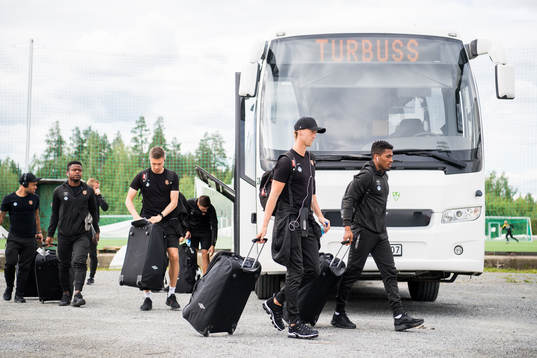 Jørgen Hatlehol and Erikson Spinola Lima of Aalesund arrive