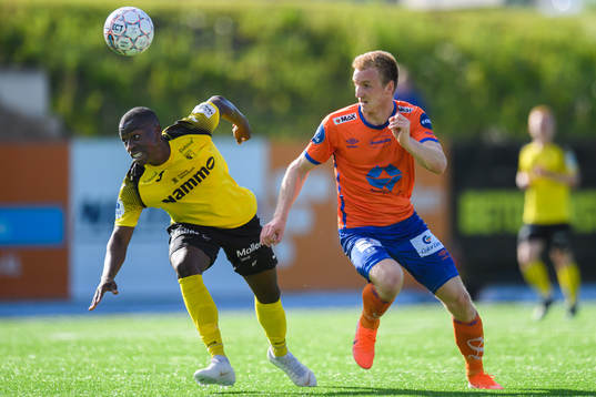 Salomon Owusu of Raufoss and Torbjørn Agdestein of Aalesund