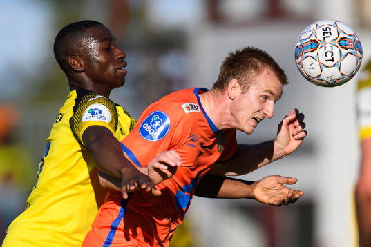 Salomon Owusu of Raufoss and Torbjørn Agdestein of Aalesund