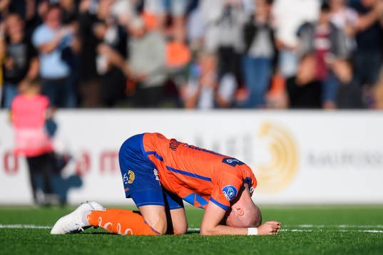 Aron Elís Thrándarson of Aalesund looks dejected