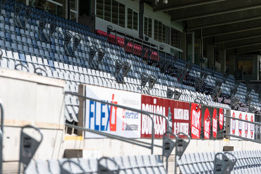 Sittplatser på Örjans Vall förefotbollsmatchen i