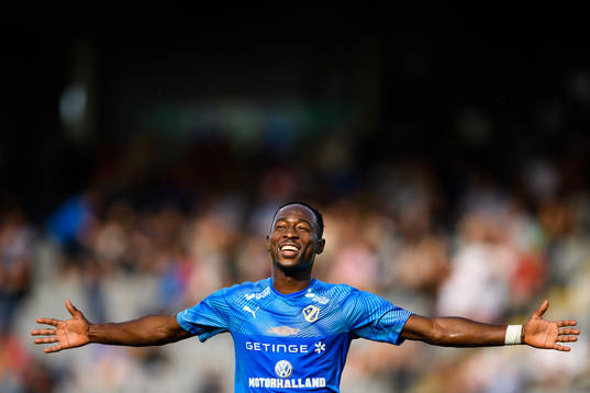Bläddra bland fler bilder av Fotboll, Superettan, Halmstad - Frej