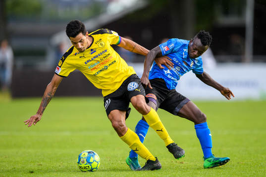 Frejs Pedro Ribeiro och Halmstads Thomas Boakye