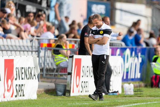 Frejs tränare Lukas Syberyjski deppar