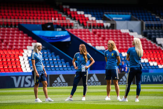 Hanna Glas Kosovare Asllani , Magdalena Eriksson and Sofia