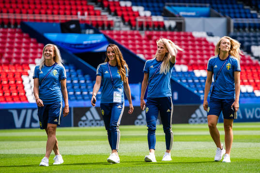 Hanna Glas Kosovare Asllani , Magdalena Eriksson and Sofia