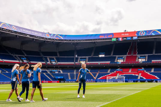 Hanna Glas, Kosovare Asllani , Magdalena Eriksson and Sofia