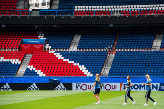 Magdalena Eriksson , Kosovare Asllani and Sofia Jakobsson
