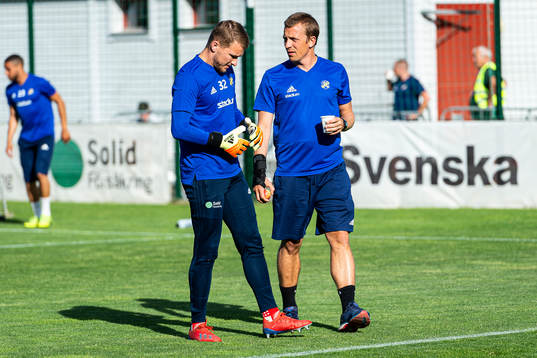 Eskilsminnes Pontus Löfvenmark och assisterande tränare