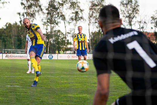 Eskilsminnes Emil Åberg gör 2-1