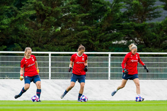 Goalkeeper Oda Maria Hove Bogstad, goalkeeper Cecilie