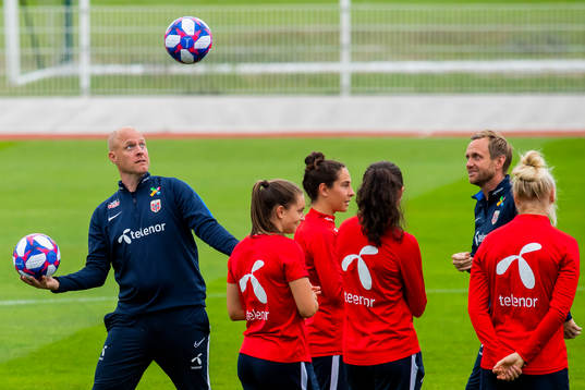 Anders Jacobson, assistant coach of Norway, and Martin
