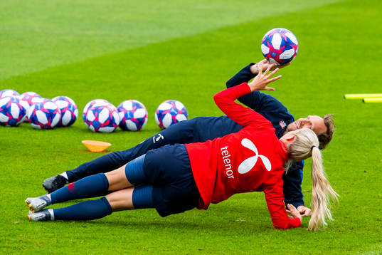 Martin Sjögren, head coach of Norway, and Emilie Nautnes