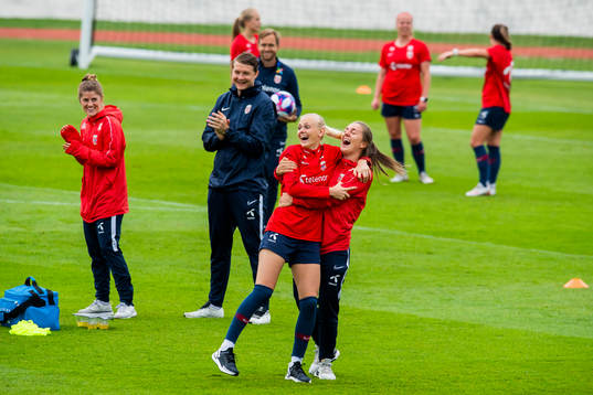 Karina Sævik and Vilde Bøe Risa of Norway
