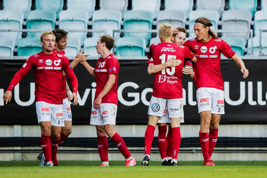 Degerfors spelare jublar