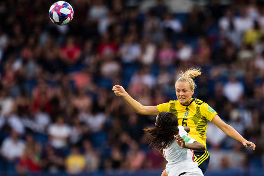 Rebecca Quinn of Canada and Magdalena Eriksson of Sweden