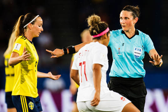 Referee Kate Jacewicz