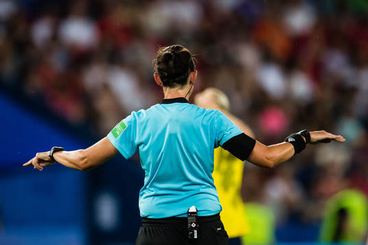 Referee Kate Jacewicz