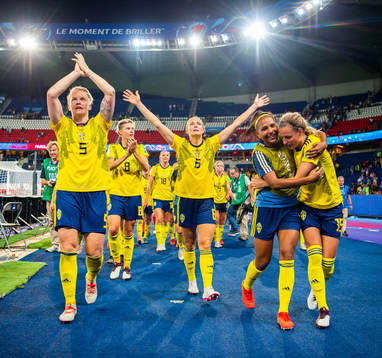 Nilla Fischer , Magdalena Eriksson, Madelen Janogy and