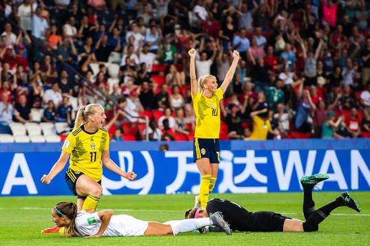 Stina Blackstenius and Sofia Jakobsson of Sweden celebrates