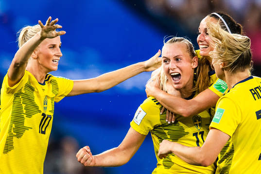 Sofia Jakobsson, Kosovare Asllani and of Sweden Fridolina