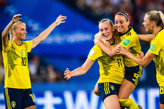 Sofia Jakobsson, Kosovare Asllani and of Sweden Fridolina