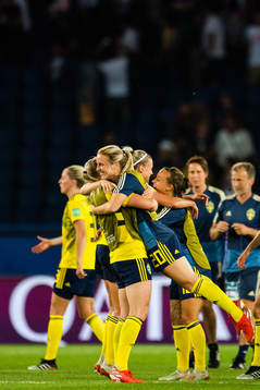 Mimmi Larsson of Sweden celebrate