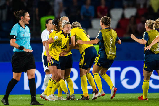 Magdalena Eriksson and Julia Zigiotti Olme of Sweden